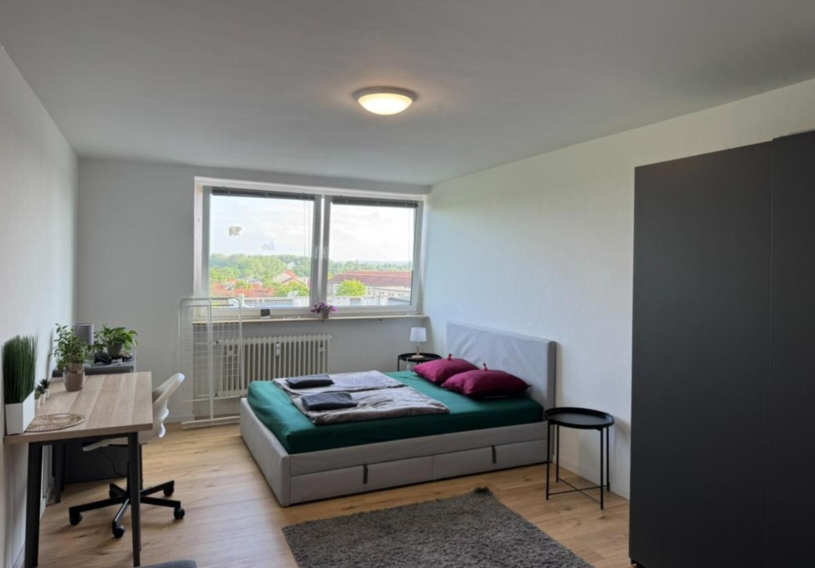 Sunny In Apartment *